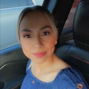 Meet your Posher, Gloria